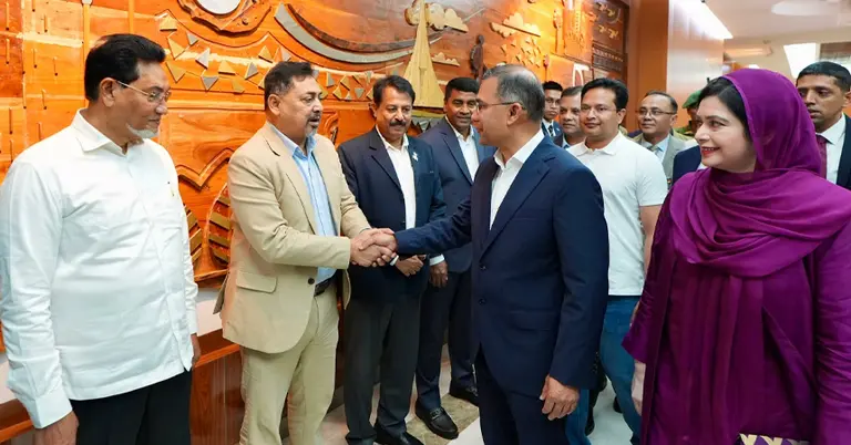 প্রধানমন্ত্রী তারেক রহমান রহমানের সফর সঙ্গী
